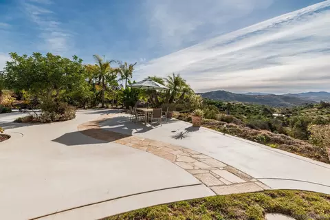 Exterior - 2635 Vista De Palomar, Fallbrook, CA 92028 photo 9 of 21