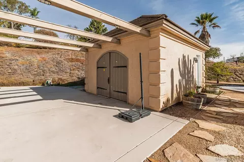 Exterior - 2635 Vista De Palomar, Fallbrook, CA 92028 photo 16 of 21