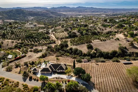 View/Area - 2635 Vista De Palomar, Fallbrook, CA 92028 photo 3 of 8
