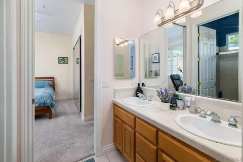 Bath - 2635 Vista De Palomar, Fallbrook, CA 92028 photo 3 of 4