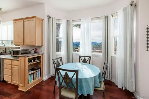 Dining - 2635 Vista De Palomar, Fallbrook, CA 92028 photo 1 of 2