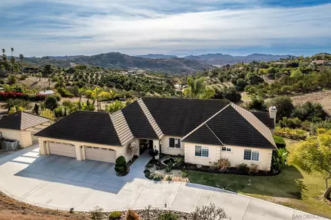 View/Area - 2635 Vista De Palomar, Fallbrook, CA 92028 photo 1 of 8