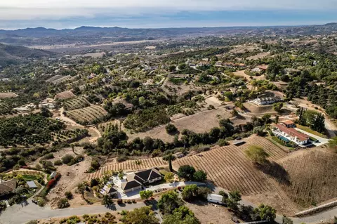 View/Area - 2635 Vista De Palomar, Fallbrook, CA 92028 photo 4 of 8
