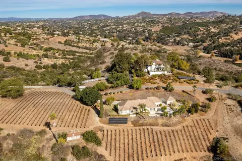 View/Area - 2635 Vista De Palomar, Fallbrook, CA 92028 photo 6 of 8