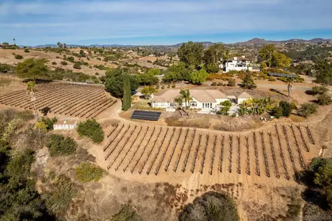 View/Area - 2635 Vista De Palomar, Fallbrook, CA 92028 photo 8 of 8