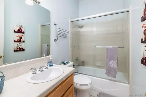 Bath - 2635 Vista De Palomar, Fallbrook, CA 92028 photo 4 of 4