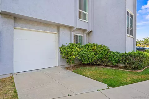 Exterior - 1074 Isabella Ave, Coronado, CA 92118 photo 4 of 4