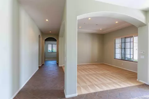 3862 Flowerwood Ln, Fallbrook, CA 92028 photo 2