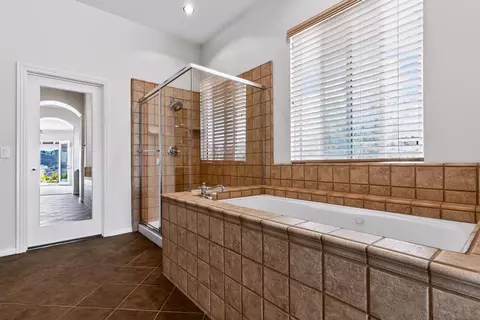 Bath - 3862 Flowerwood Ln, Fallbrook, CA 92028 photo 1 of 3