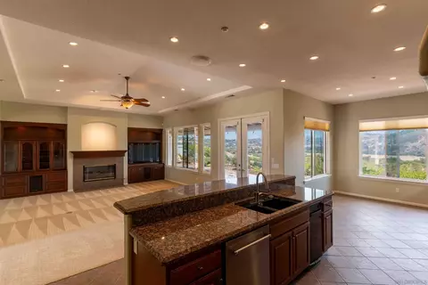 3862 Flowerwood Ln, Fallbrook, CA 92028 photo 3