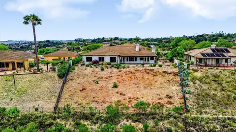 View/Area - 3862 Flowerwood Ln, Fallbrook, CA 92028 photo 3 of 5
