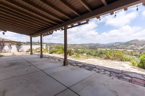 3862 Flowerwood Ln, Fallbrook, CA 92028 photo 4