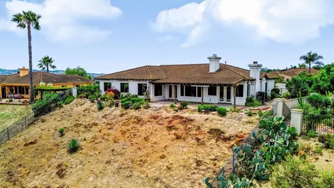 Exterior - 3862 Flowerwood Ln, Fallbrook, CA 92028 photo 5 of 11