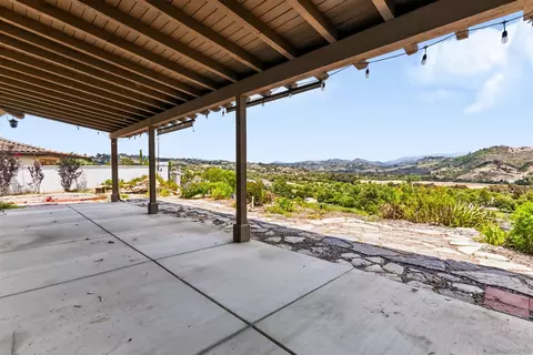Exterior - 3862 Flowerwood Ln, Fallbrook, CA 92028 photo 3 of 11