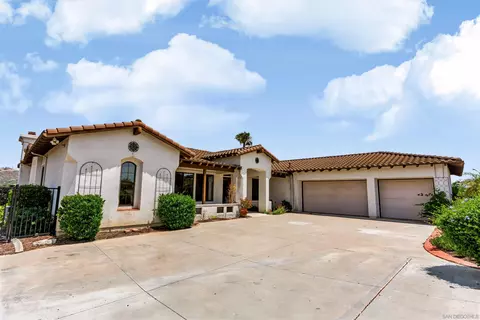 Exterior - 3862 Flowerwood Ln, Fallbrook, CA 92028 photo 7 of 11