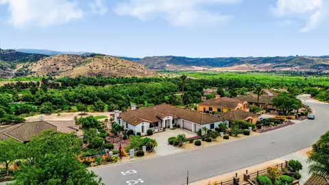 View/Area - 3862 Flowerwood Ln, Fallbrook, CA 92028 photo 2 of 5