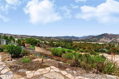 Exterior - 3862 Flowerwood Ln, Fallbrook, CA 92028 photo 2 of 11