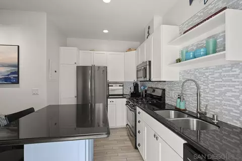Kitchen - 1106 4th St #4, Coronado, CA 92118 photo 4 of 5