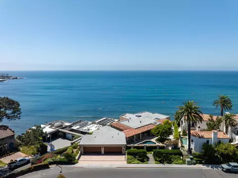 View/Area - 1828 Spindrift Dr, La Jolla, CA 92037 photo 2 of 11