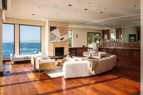 Living - 1828 Spindrift Dr, La Jolla, CA 92037 photo 4 of 7