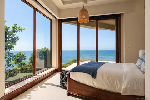 Bedroom - 1828 Spindrift Dr, La Jolla, CA 92037 photo 1 of 6