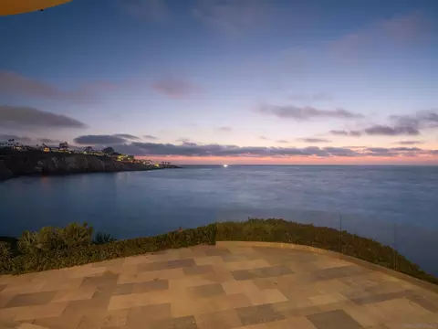 View/Area - 1828 Spindrift Dr, La Jolla, CA 92037 photo 9 of 11