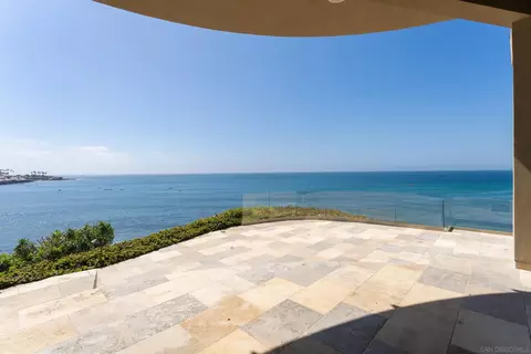 View/Area - 1828 Spindrift Dr, La Jolla, CA 92037 photo 6 of 11