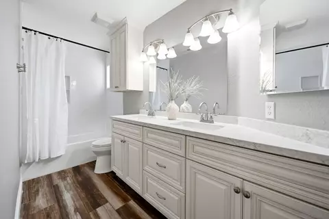 Bath - 1231 Calle Ultimo, Oceanside, CA 92056 photo 5 of 5