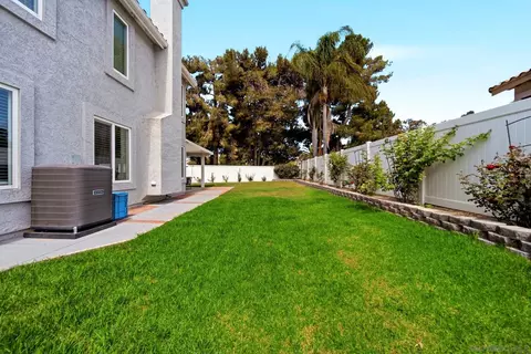 Exterior - 1231 Calle Ultimo, Oceanside, CA 92056 photo 8 of 10