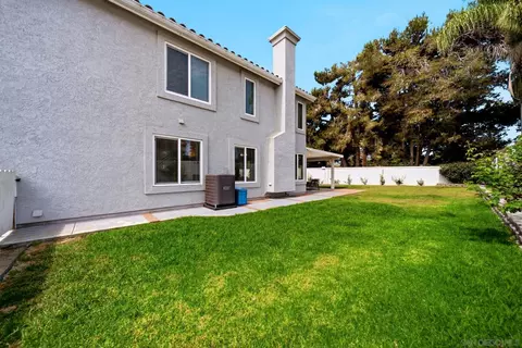 Exterior - 1231 Calle Ultimo, Oceanside, CA 92056 photo 9 of 10