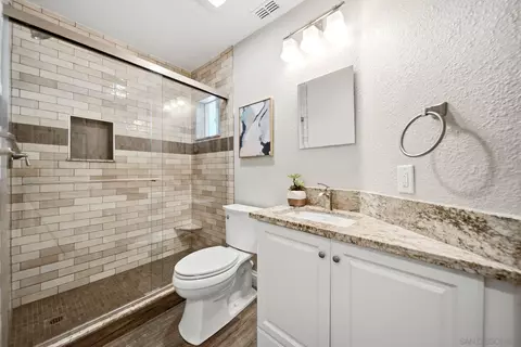 Bath - 1231 Calle Ultimo, Oceanside, CA 92056 photo 1 of 5