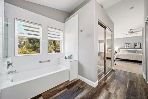 Bath - 1231 Calle Ultimo, Oceanside, CA 92056 photo 3 of 5