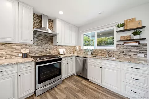 Kitchen - 1231 Calle Ultimo, Oceanside, CA 92056 photo 3 of 4