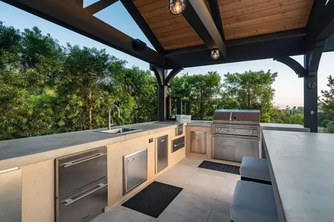 Kitchen - 3043 Via Montevina, Fallbrook, CA 92028 photo 3 of 4