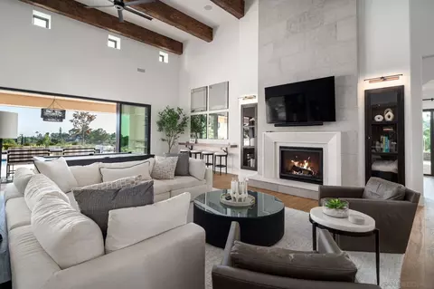 Living - 3043 Via Montevina, Fallbrook, CA 92028 photo 2 of 2