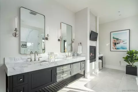 Bath - 3043 Via Montevina, Fallbrook, CA 92028 photo 1 of 3