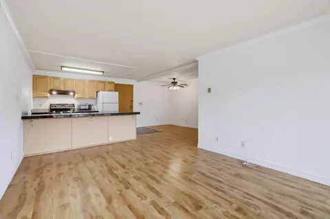 8332 Regents Rd #B, San Diego, CA 92122