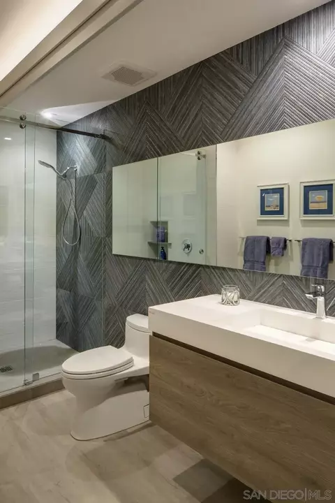 Bath - 1956 Seaview Ave, Del Mar, CA 92014 photo 6 of 6