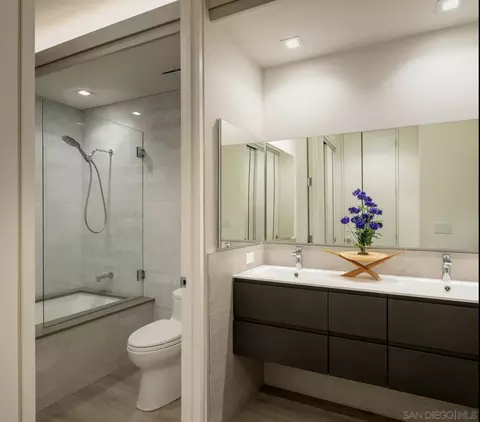 Bath - 1956 Seaview Ave, Del Mar, CA 92014 photo 5 of 6