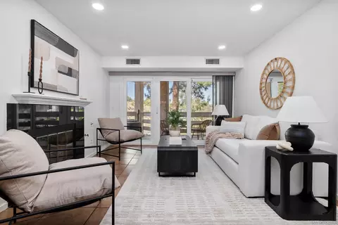 7263 Camino Degrazia #32, San Diego, CA 92111