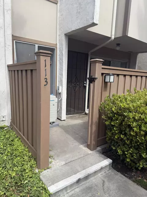3549 Castle Gln #113, San Diego, CA 92123