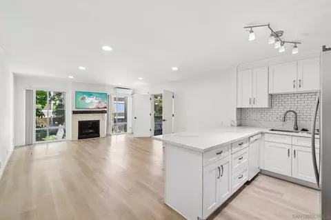 4600 Lamont St #204, San Diego, CA 92109