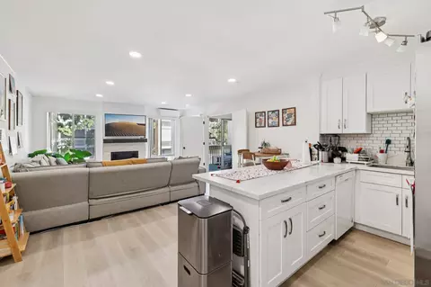 4600 Lamont St #204, San Diego, CA 92109