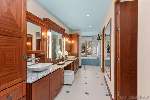 Bath - 20391 Rancho Villa, Ramona, CA 92065 photo 1 of 7