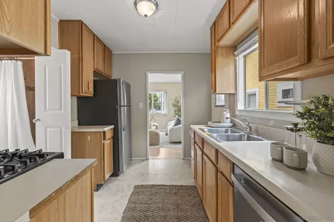 Kitchen - 278 C Ave, Coronado, CA 92118 photo 3 of 4