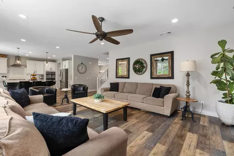 Living - 35829 Bay Sable Ln, Fallbrook, CA 92028 photo 3 of 5