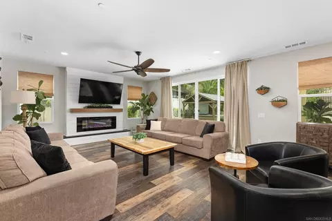 Living - 35829 Bay Sable Ln, Fallbrook, CA 92028 photo 1 of 5