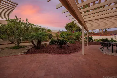 Exterior - 1007 Passiflora Ave, Encinitas, CA 92024 photo 4 of 11