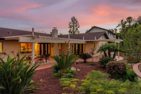Exterior - 1007 Passiflora Ave, Encinitas, CA 92024 photo 10 of 11
