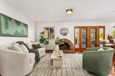 Living - 1007 Passiflora Ave, Encinitas, CA 92024 photo 9 of 11